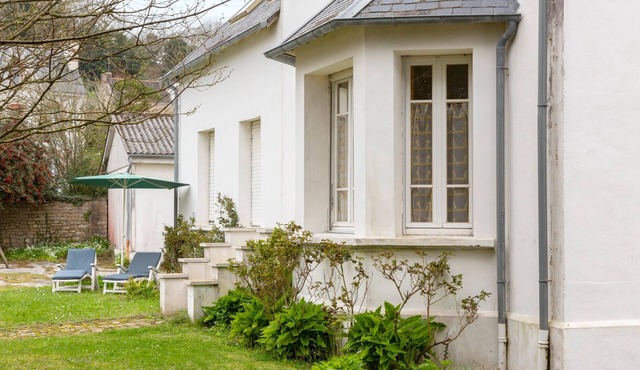 Holiday Home Côté Rivière with Enclosed Garden and Parking