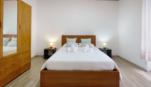 Holiday Home 'Casa Flor De Laranjeira' with Shared Terrace, Wi-Fi and Air Conditioning