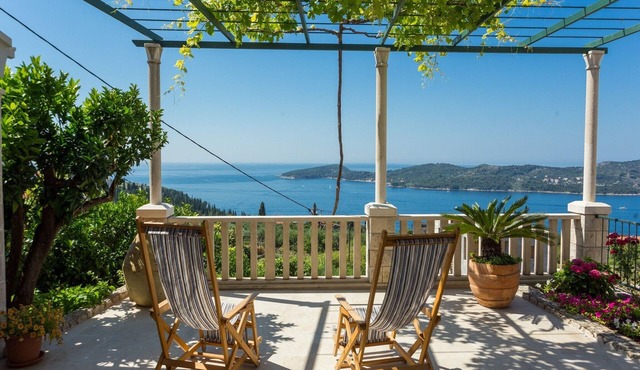 Holiday Home-Casa Anka - Three-Bedroom Holiday Home with Terrace and Sea View