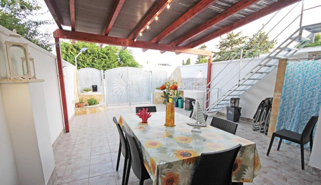 Holiday Home Casa Sandrina with Sea View, Garden, A/C & Wi-Fi