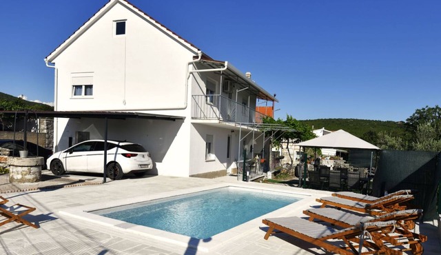 Holiday Home Dino by Villas Guide