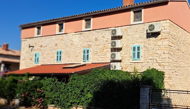Holiday home Eti and Mia , 13 persones, piscine