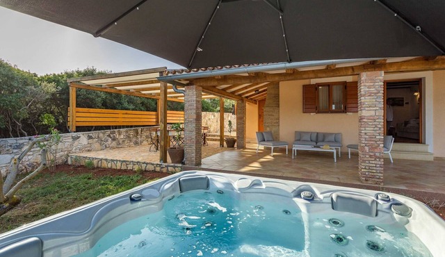 Holiday home in Pjescana Uvala near beach