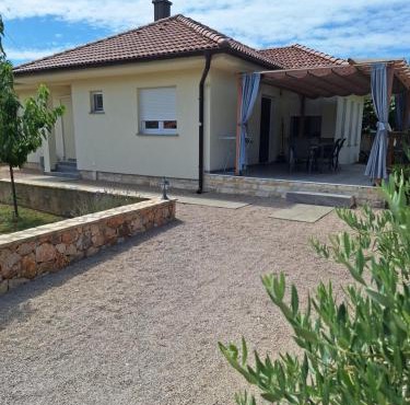 Holiday home Laura