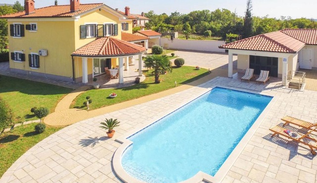 Holiday Home Mirela by Interhome