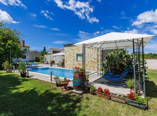Holiday Home Pinezici-1 by Interhome