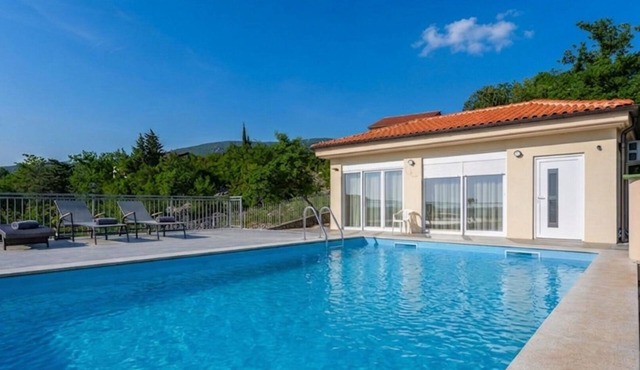 Holiday Home Sparks - Sea View by Villas Guide