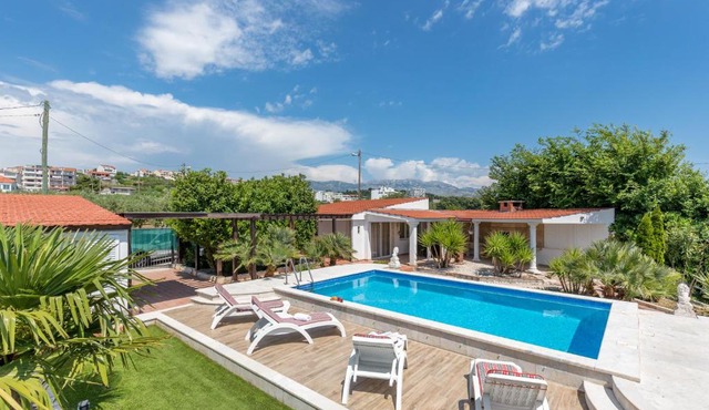 Holiday Home Split