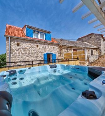 Holiday house MIA