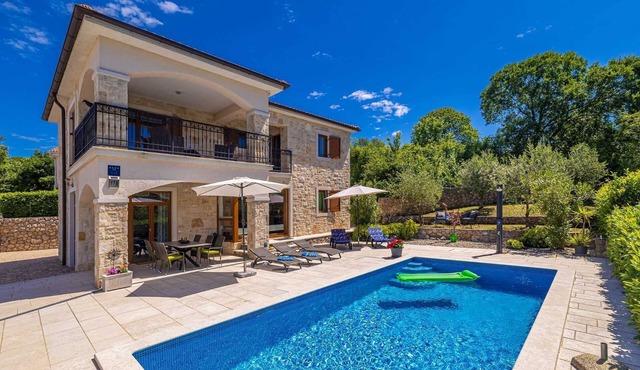 Holiday house OBZOVA with private heated pool