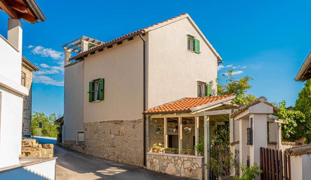Holiday House Rea with BBQ and two terrace