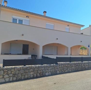 Holiday House Snjezana