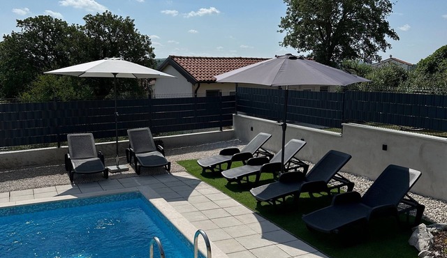 Holiday house with a swimming pool Kaštel, Central Istria - Središnja Istra (K-23470)