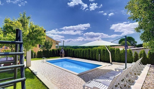 Holiday house with private pool for 10 persons approx. 112 qm in Lindar, Istria (Interior of Istria)