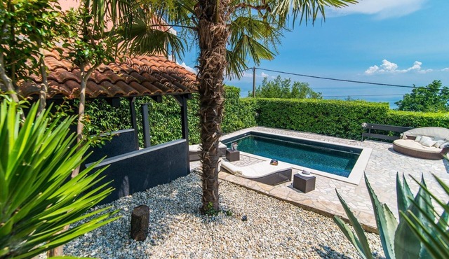 Holiday house Zatka with Sea View