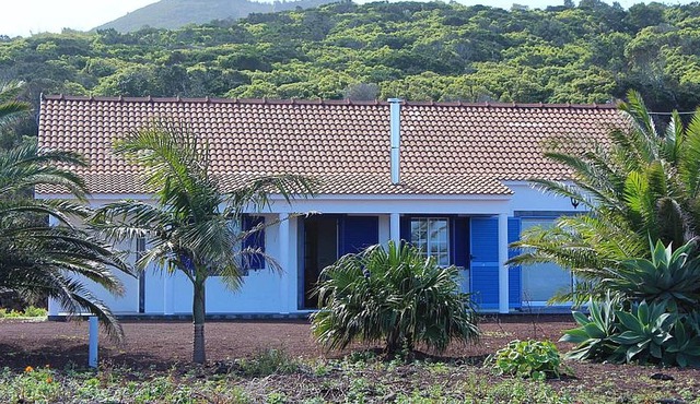 Homerez - Amazing house for 4 ppl. with sea view, garden and terrace at Baixa