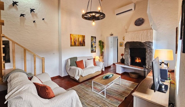 Homerez - House in Furnas with fireplace
