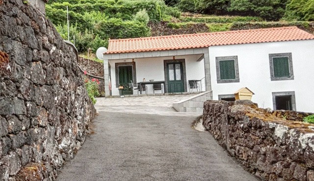 Homerez - House in Santo Amaro, sea view