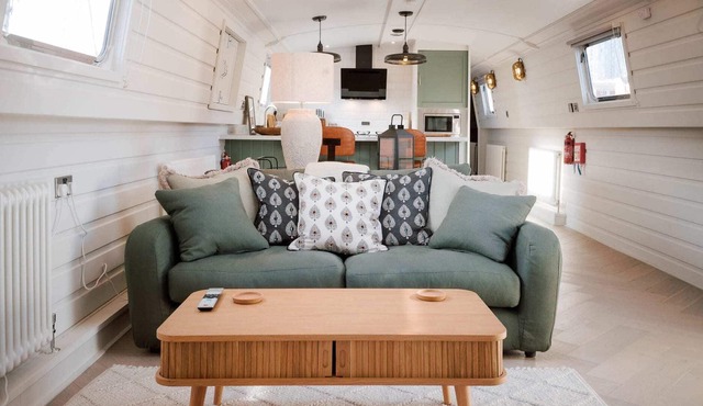 Host Apartments | The Canal Boat Retreat