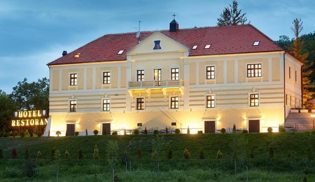 Hotel & Restoran Dvorac Gjalski