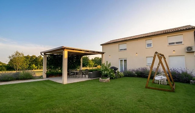 House Carla Belavici