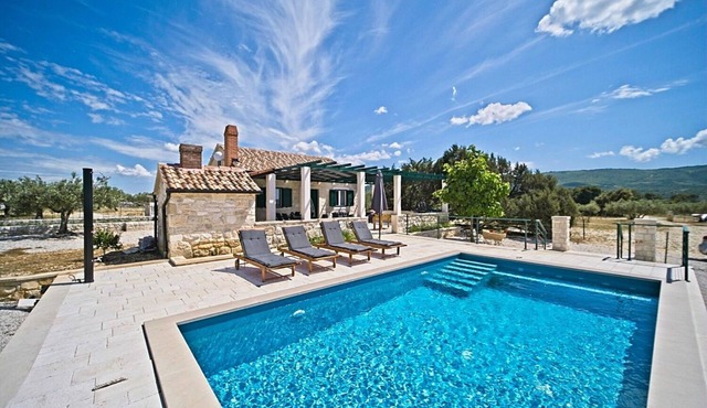 House Diana (112231-K1) - Pucisca - island Brac