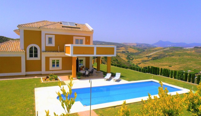 House for 8 guests with 370m² in Alcorrín (117665)