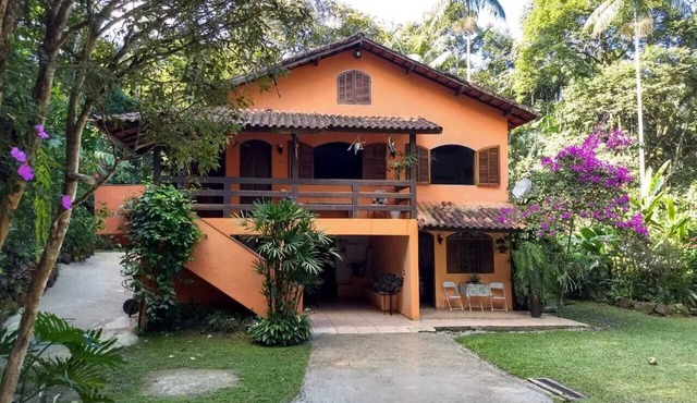 HOUSE IN PENEDO WITH WATERFALL