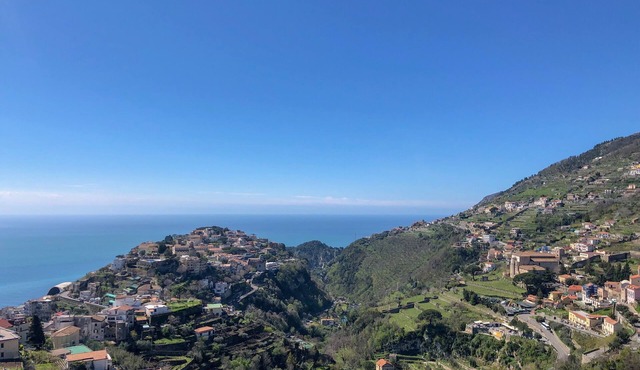 House Joseph with beautiful view and private parking