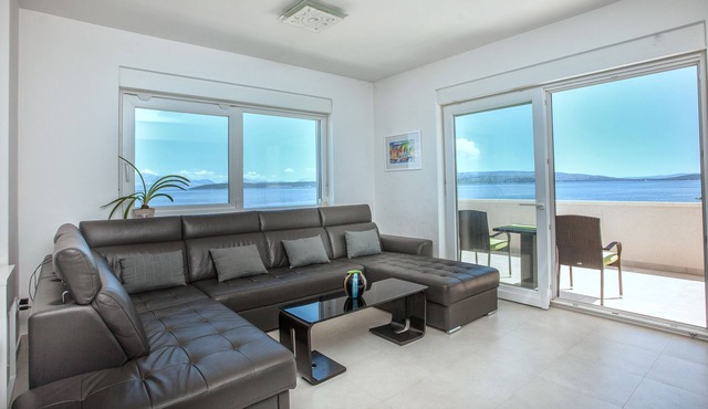 House/seafront Apartment Pelegrin , 3 Room , 4* Family friendly Apartment