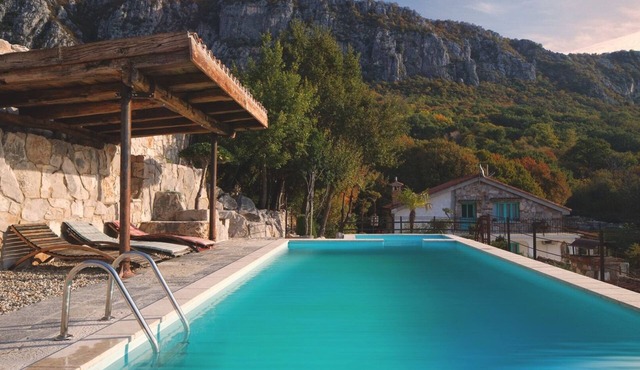 House sound of nature by Villas Guide