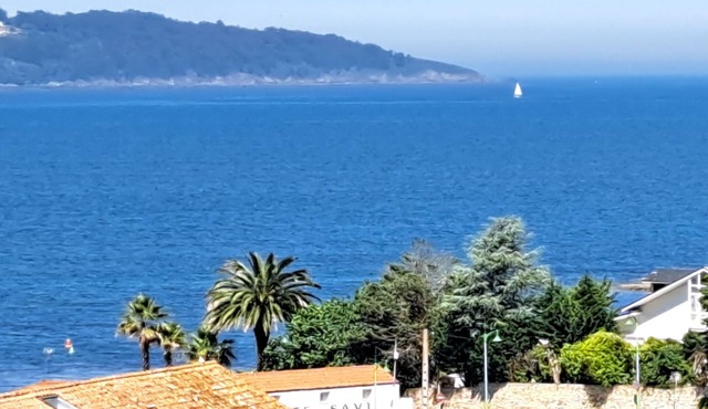 HOUSE WITH SWIMMING POOL AND SEA VIEWS IN MIÑO