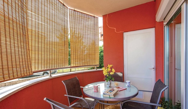 In Viskovo, a suburb of Rijeka, lies this lovingly and modernly furnished attic apartment.