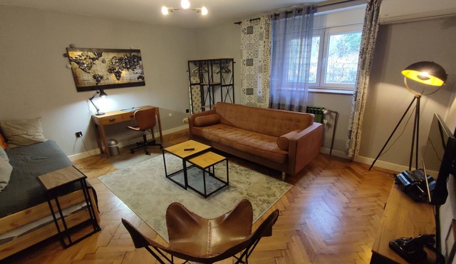 Industrial & cosy condo near centre-fully equipped/free parking