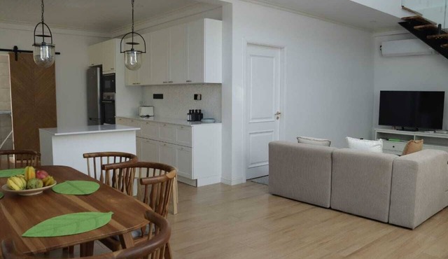 Island Pearl Escape, a 3-bedroom holiday home with modern amenities in Velidhoo