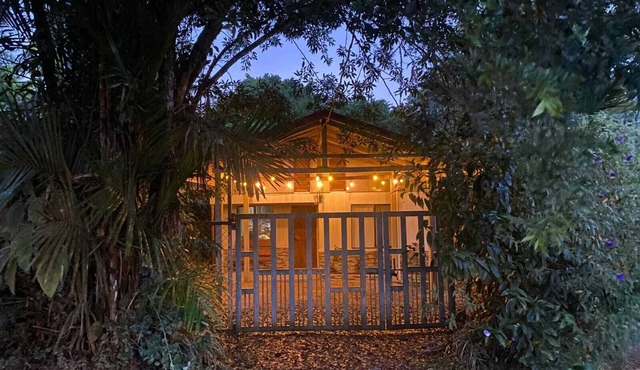 JUNGLE MOUNTAIN HOUSE - CLOSE TO BEACHES & WATERFALLS!