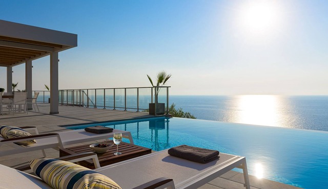 KATHISMA BAY VILLAS - VILLA OCEANOS - LUXURY VILLA WITH PRIVATE POOL