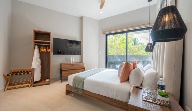 Kippal Tópacio | Luxurious 2-Bedroom Apartment