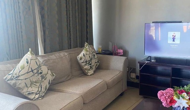 Large 1 Bedroom Partial Seaview 6th Floor Unit