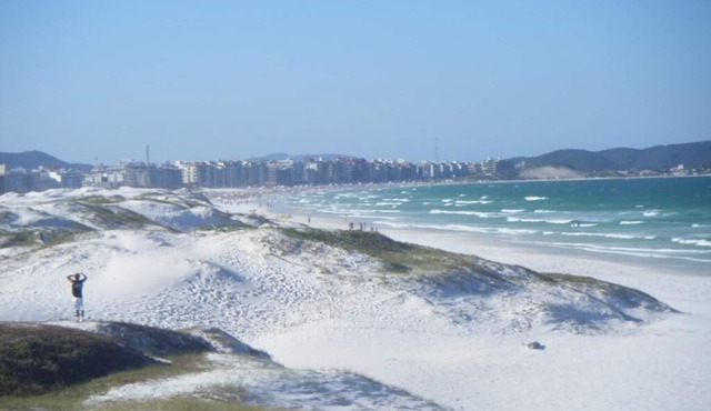 Large 2-bedroom apartment, 5 min. walk to beach, free WiFi. Ideal for family.
