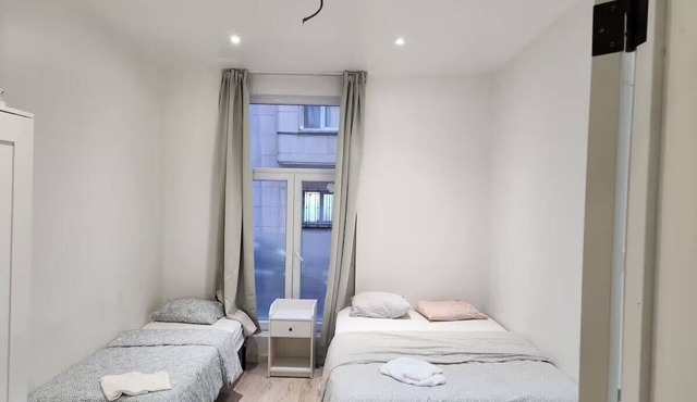 LARGE, GROUP-FRIENDLY SET OF APARTMENTS LOCATED CENTRALLY IN BRUSSELS
