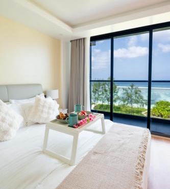 Lazzlla Beachfront Oceanfront Apartments