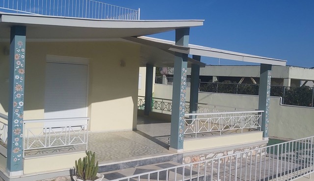 Lovely 2-bedroom villa in Rafina