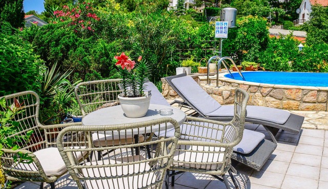 Lovely apartment for 4 guests with WIFI, pool, A/C, TV and patio