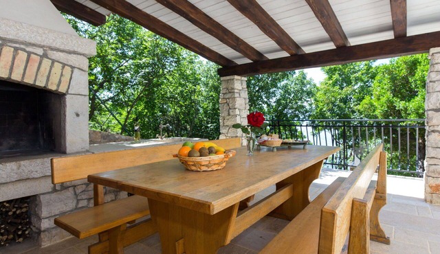 Lovely apartment for 4 guests with WIFI, A/C, TV, terrace and pets allowed