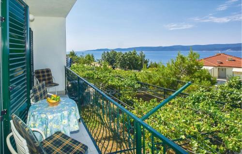 Lovely Apartment In Lokva Rogoznica With Kitchen