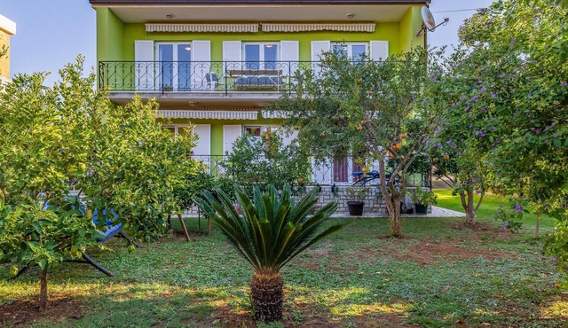 Lovely apartment in Medulin with WiFi