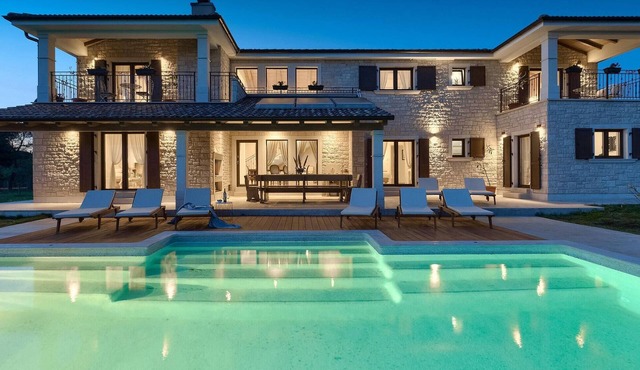 Lovely home in Pula with sauna