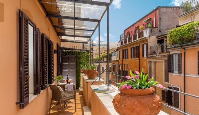 Lovely Home Spanish Steps with Balcony