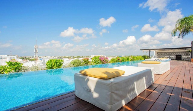 Lovely One Bedroom With Amazing Terrace View!